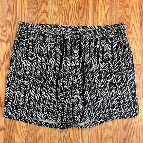 Lane Bryant Linen Cotton Blend Shorts Tribal Neutral Print Size 26 - Picture 1 of 9
